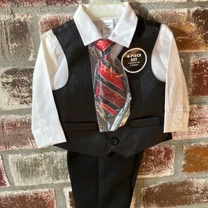 NWT 4-Piece Set sz 3-6m